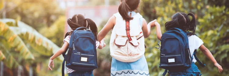Waukee, IA Chiropractor Discusses Proper Child Backpacks